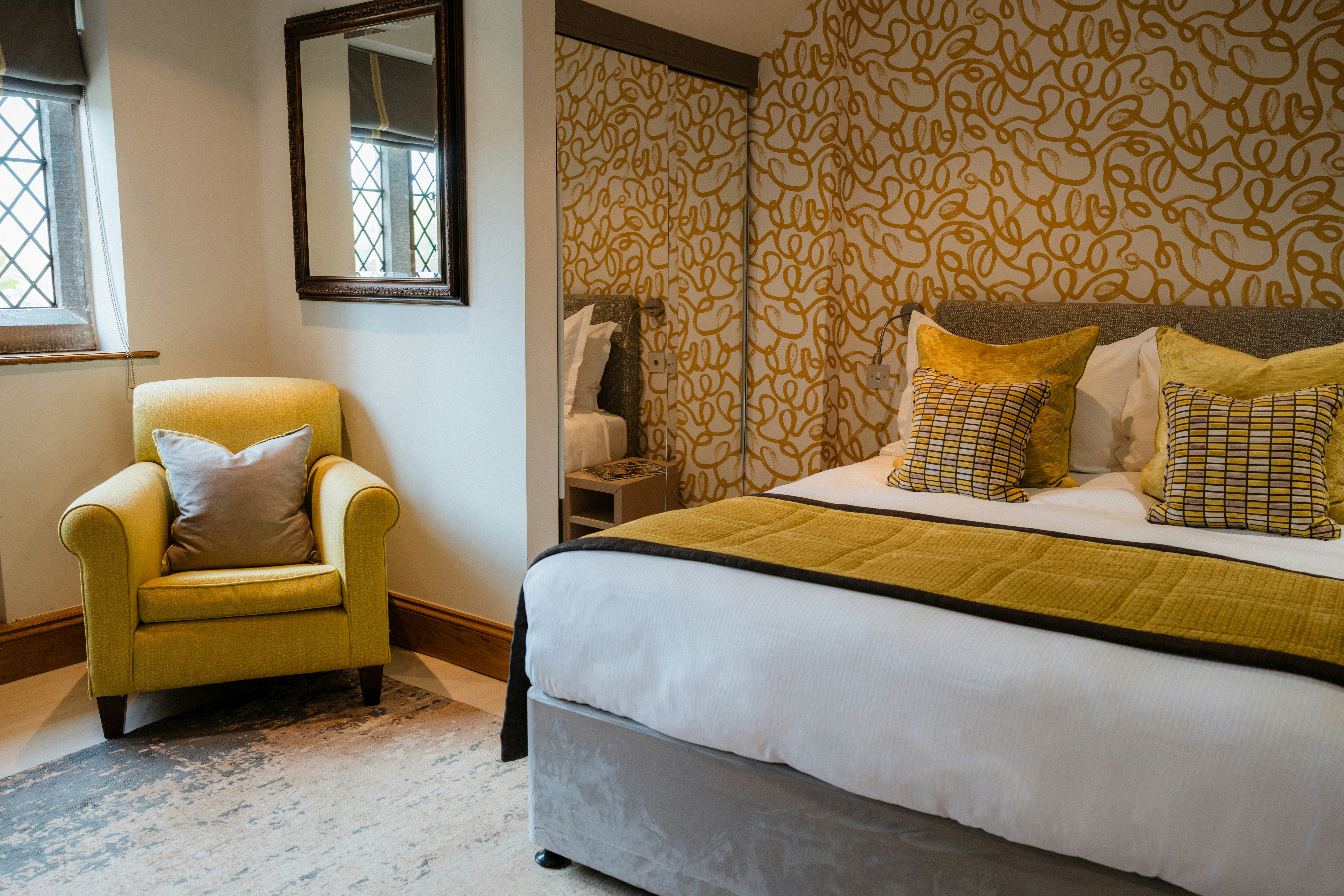 Comfy King Room - Bedroom