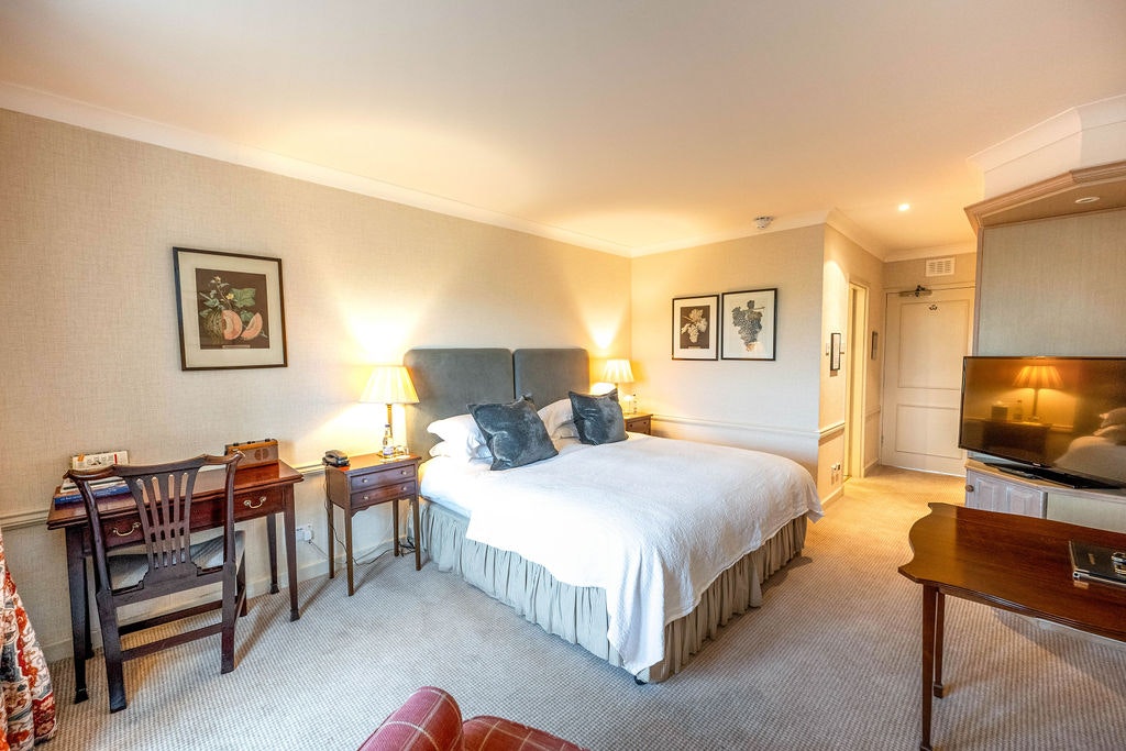 Main House Golf Wing Room - Bedroom