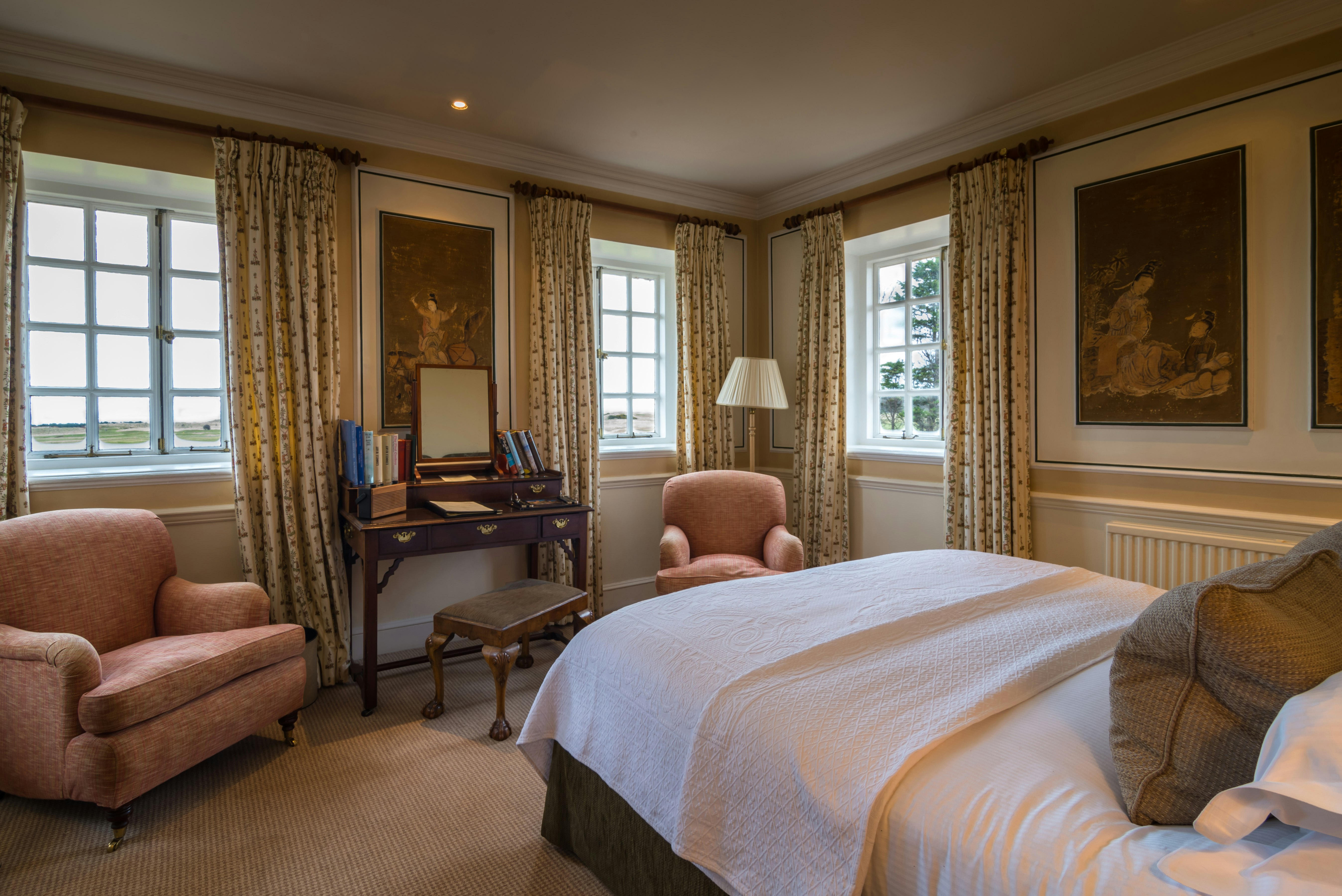 Large Main House Room - Bedroom