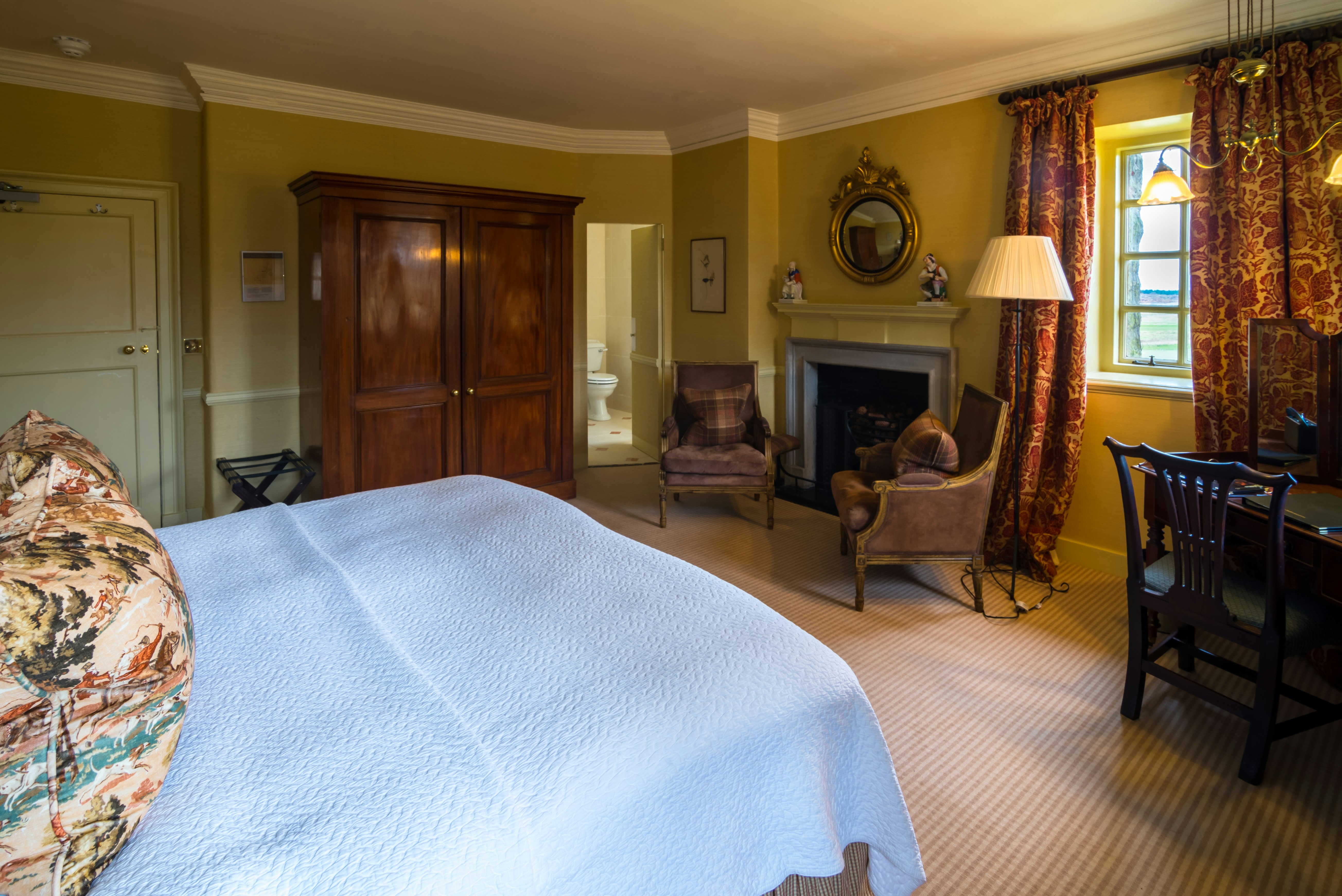 Large Main House Room - Bedroom