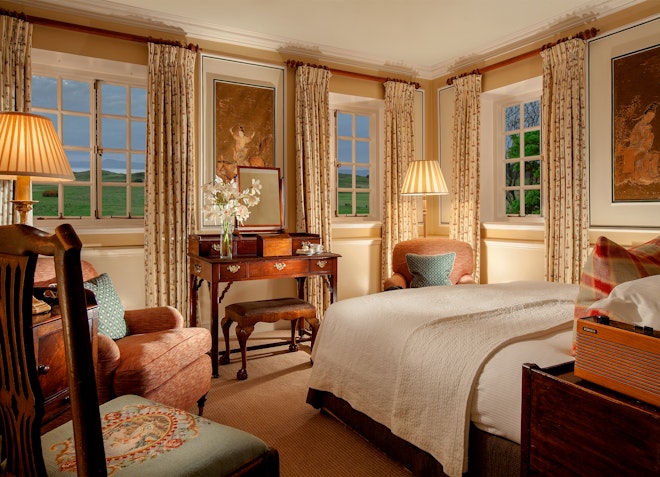 Large Main House Room - Bedroom