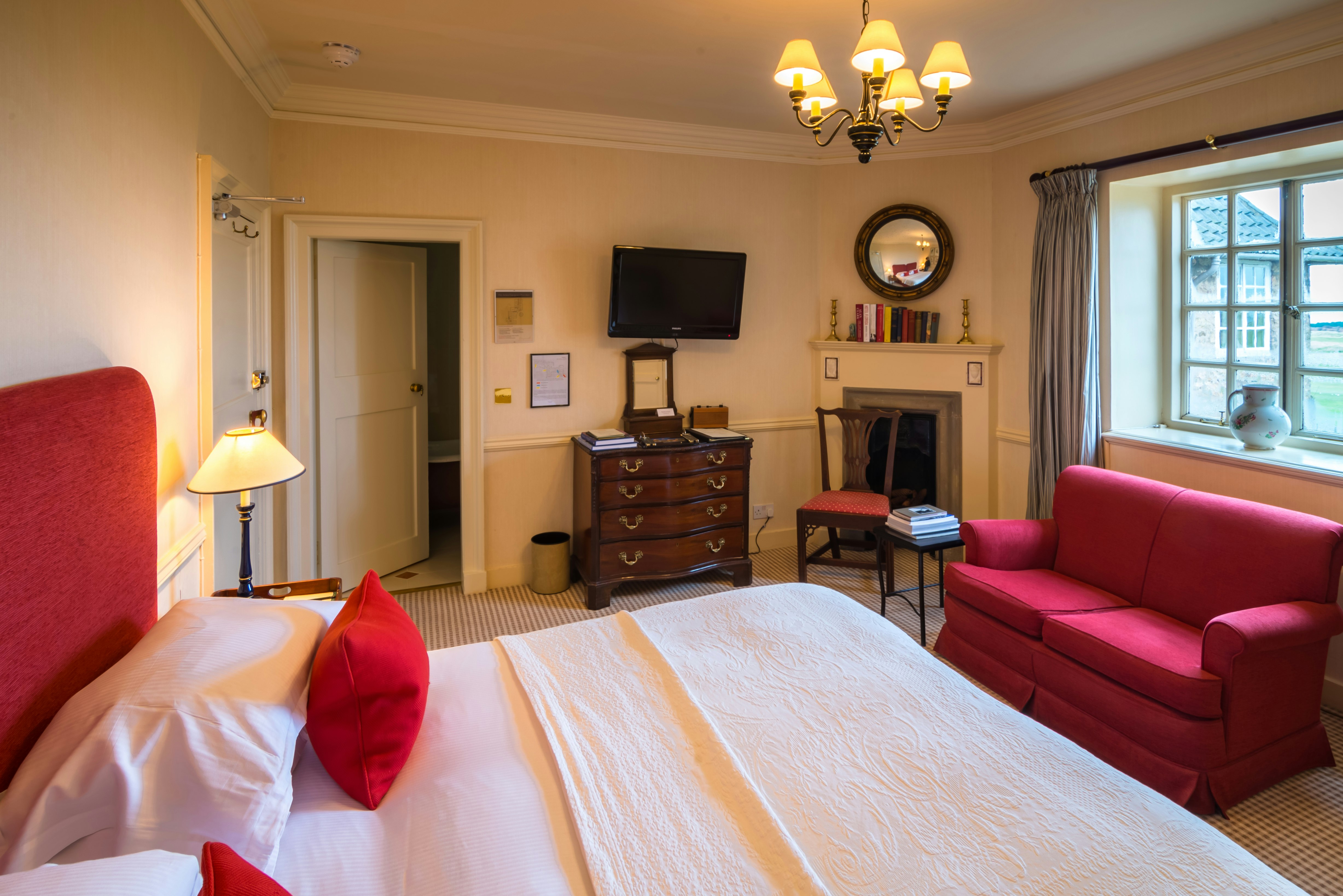 Large Main House Room - Bedroom