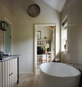 Cottage Suite Bath