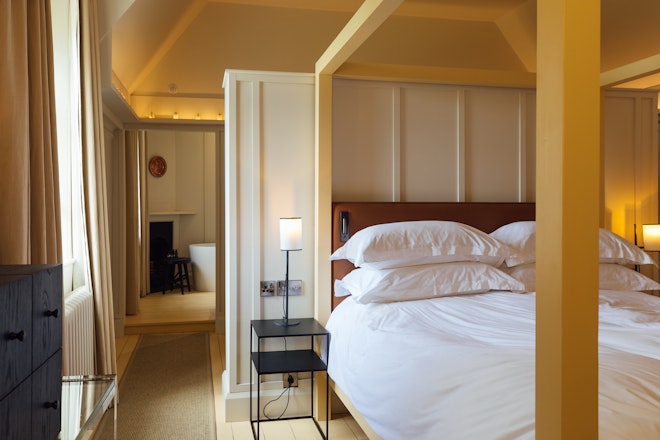 Deluxe Bedroom
