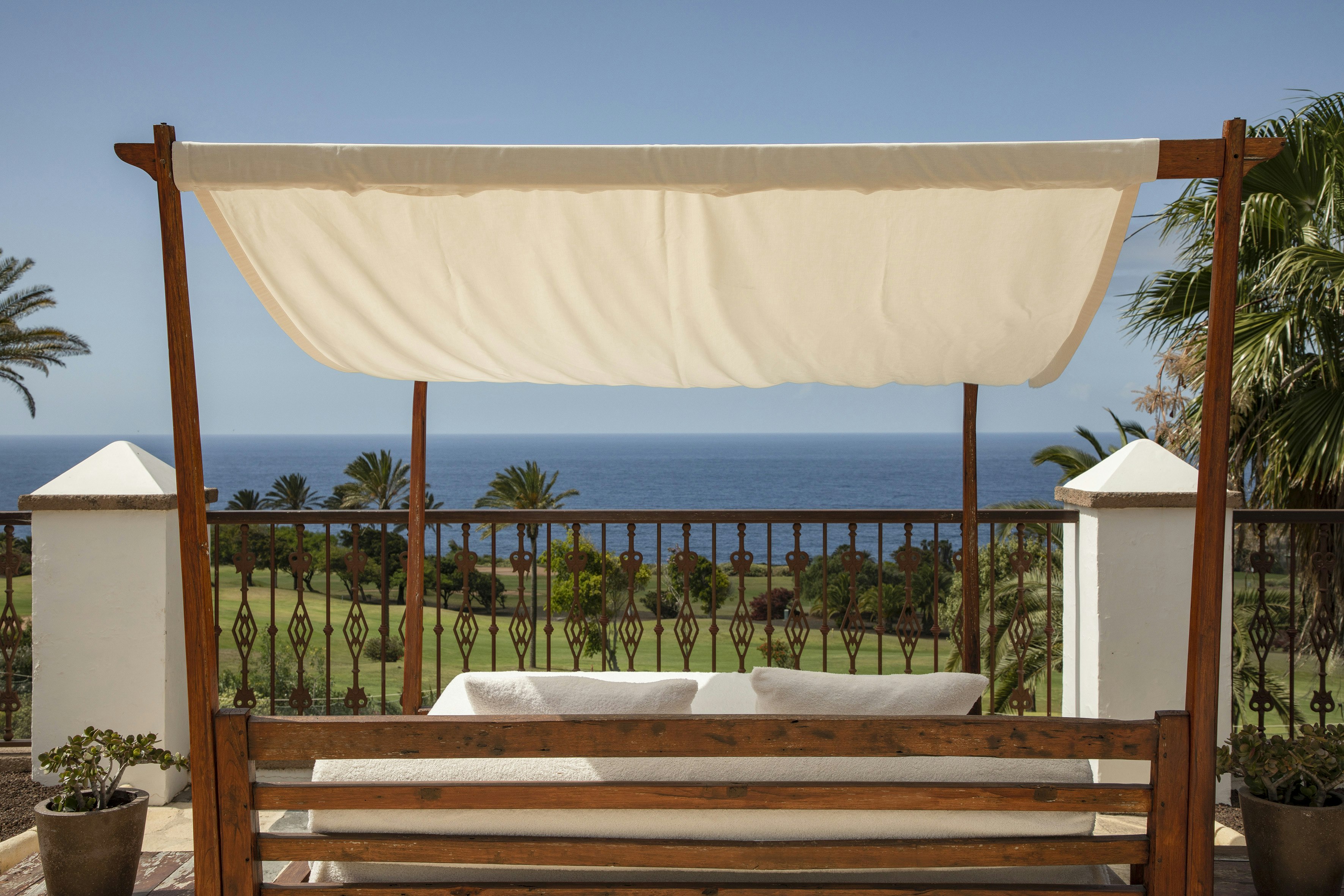 Pool Terrace - Bali Bed Service