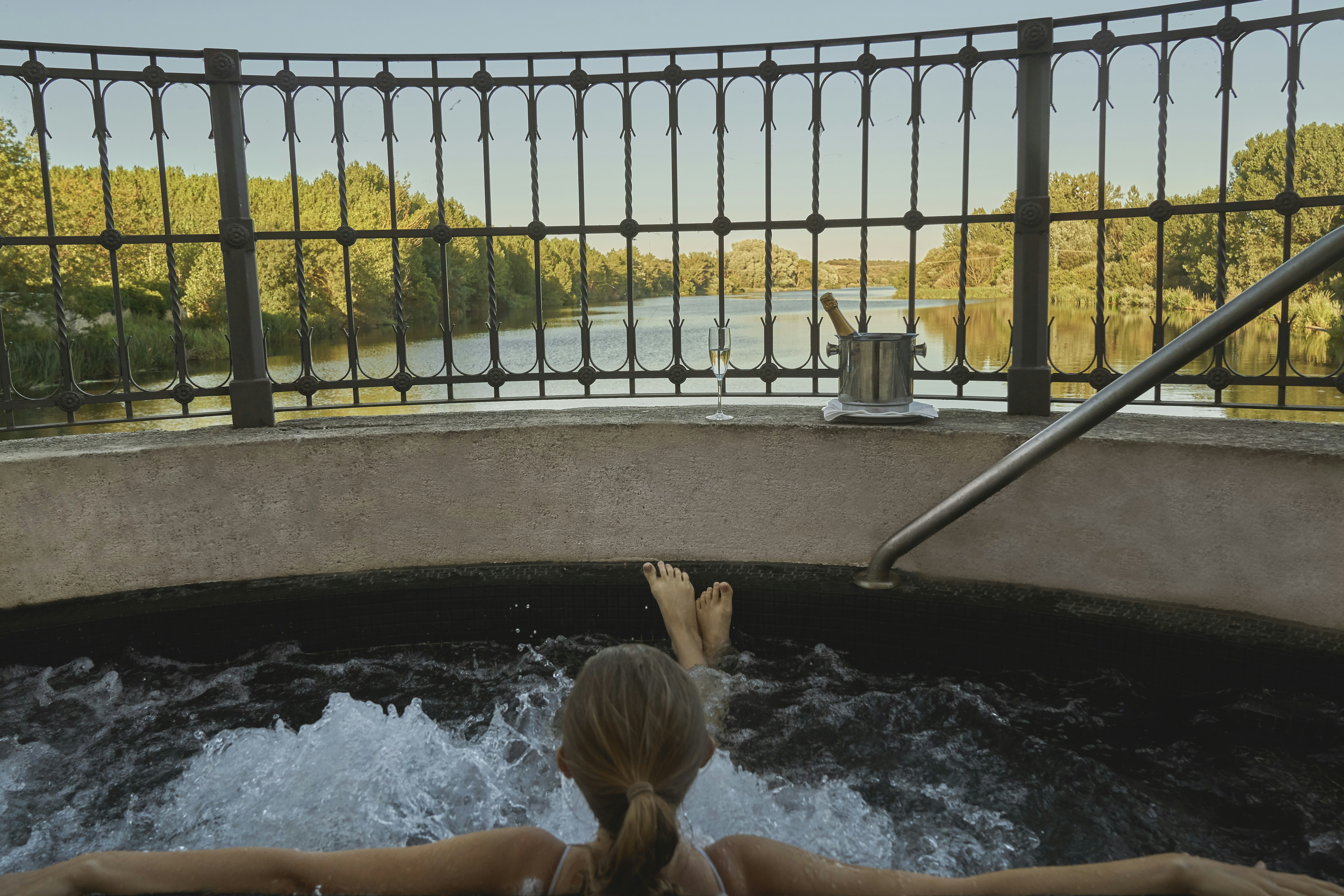 Spa outdoor jacuzzi with views