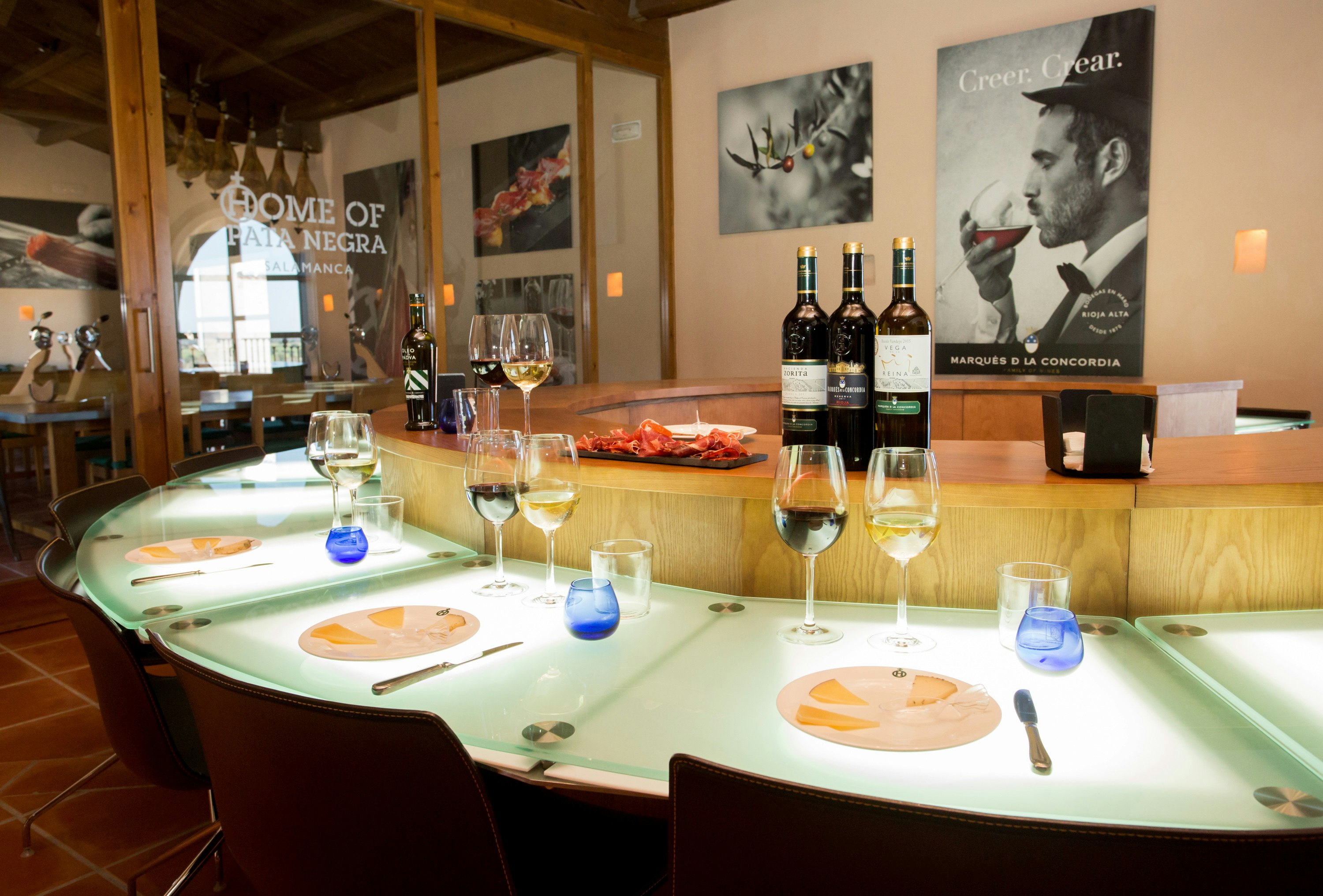 Jamón, cheese and wine tasting experiences