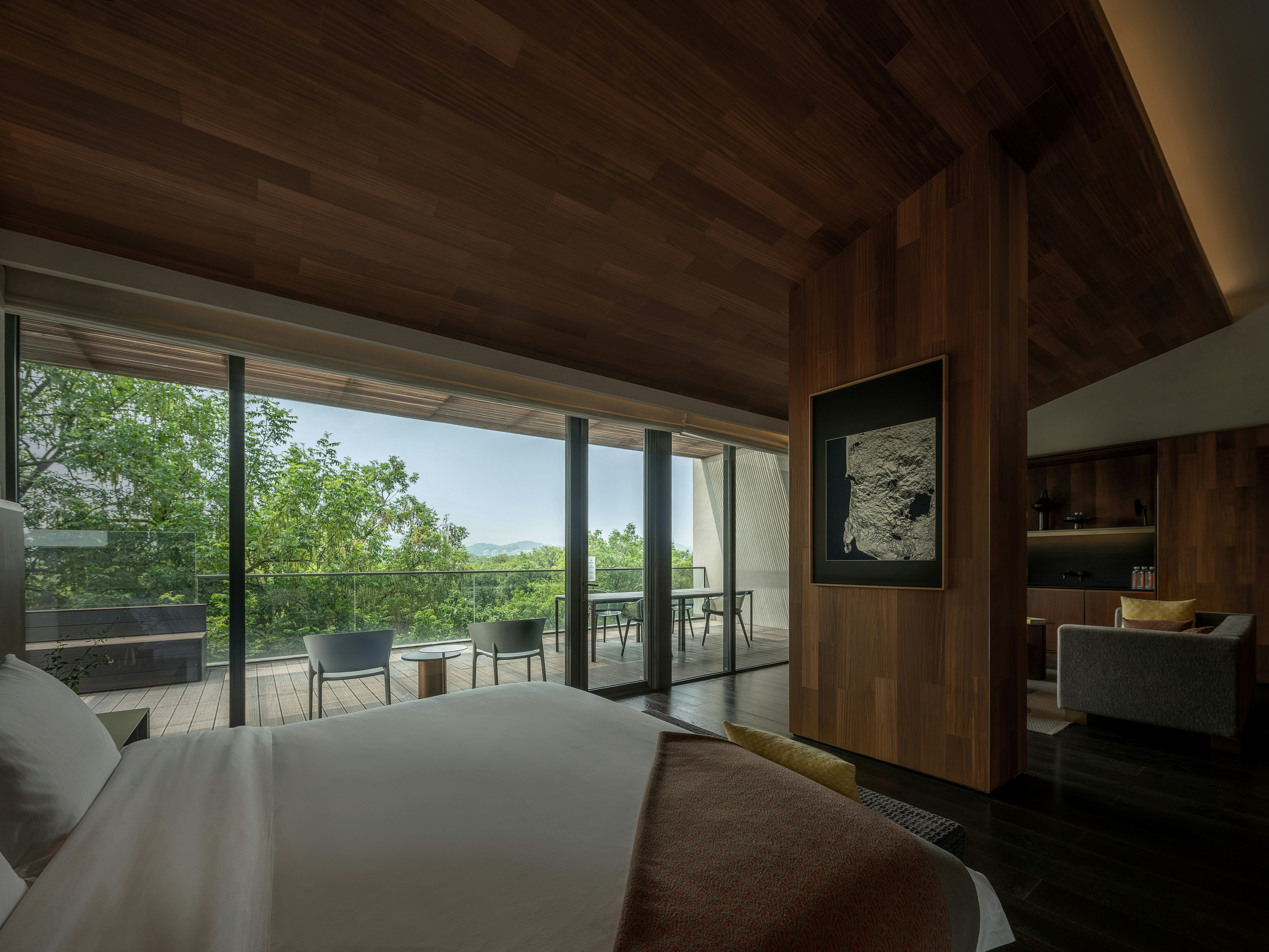 Deluxe View Suite A Bedroom