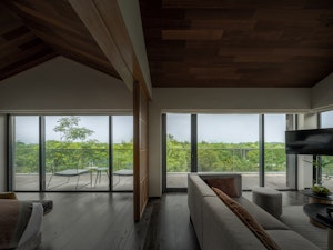 Deluxe View Suite B