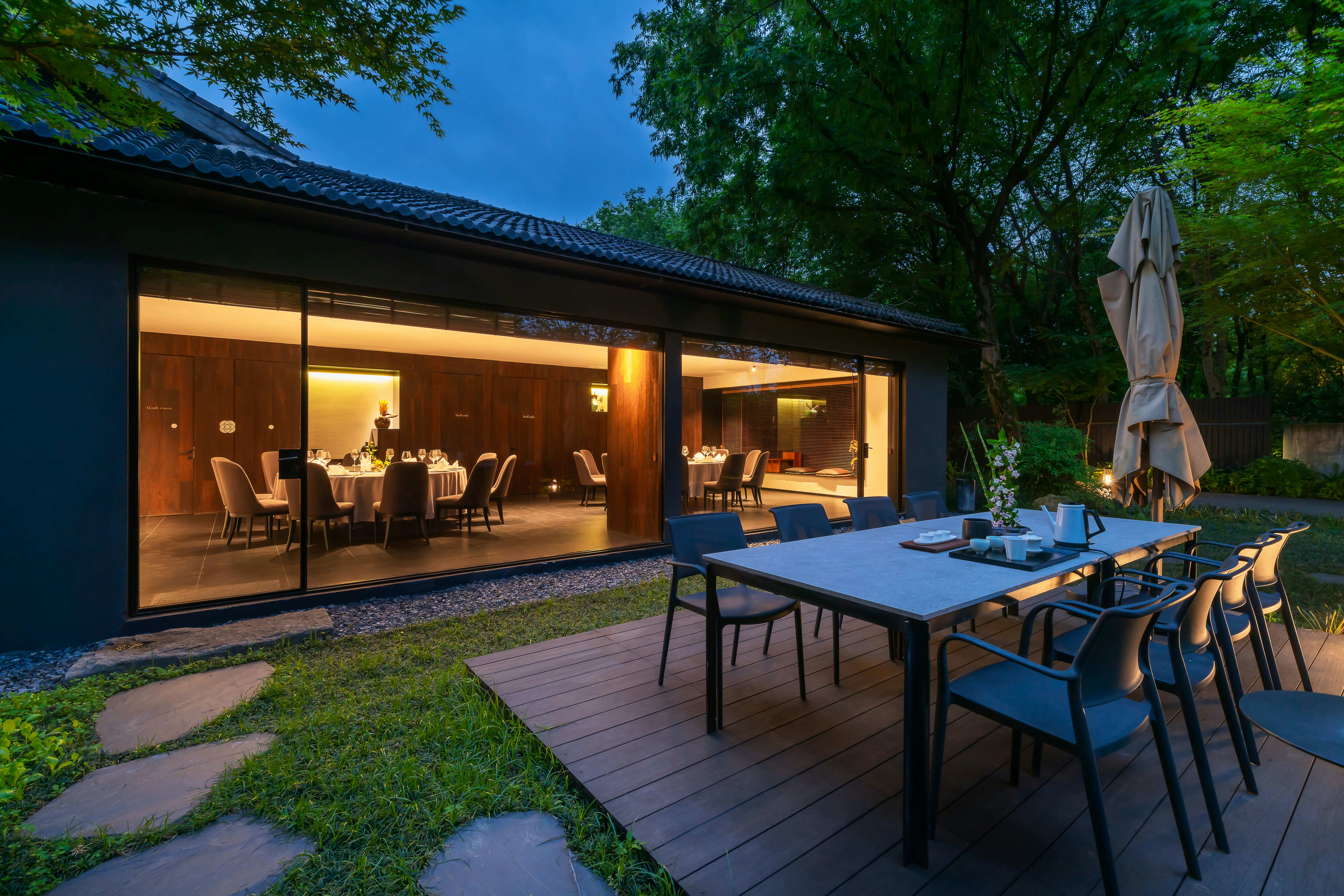 Xi Yin Chinese Restaurant Entrance