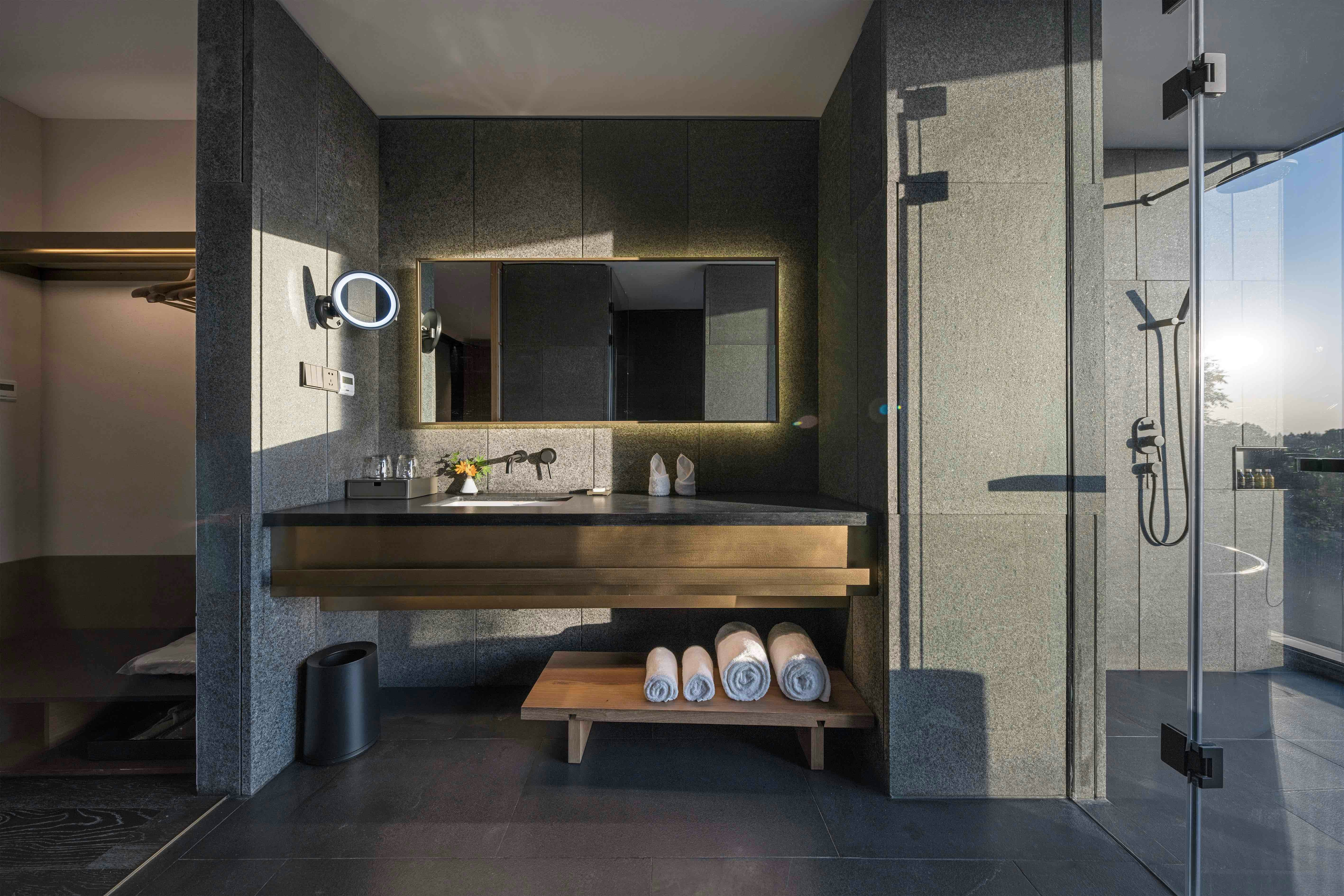 View Room Ensuite Bathroom