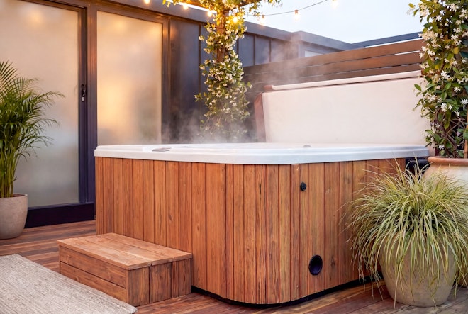 Lookout - Hot Tub