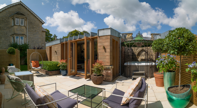 Waterlily Hot Tub Suite