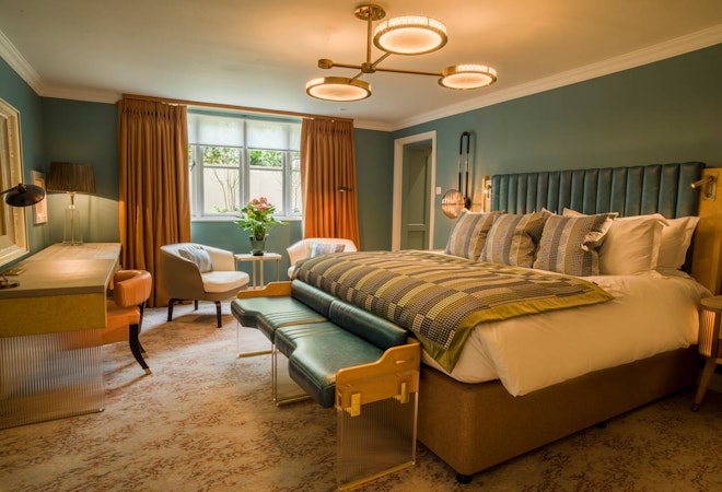 Luxe Hot Tub Suites
