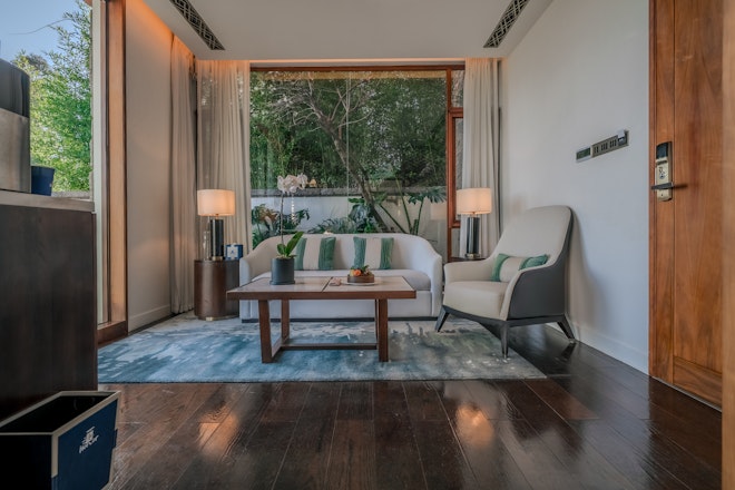 Prestige Lake View Suite - Living Area