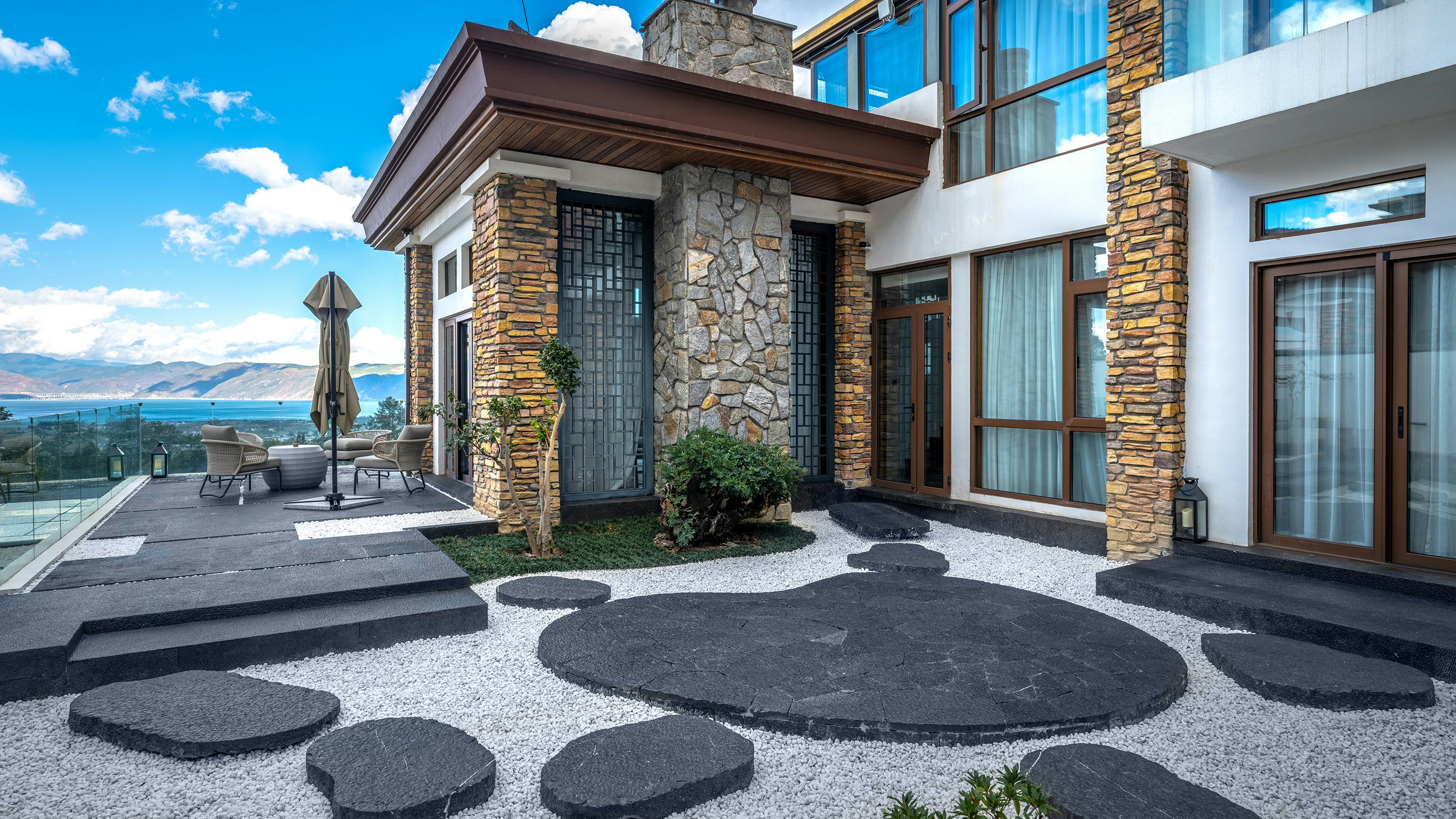 Honor Four Bedroom Lake View Villa