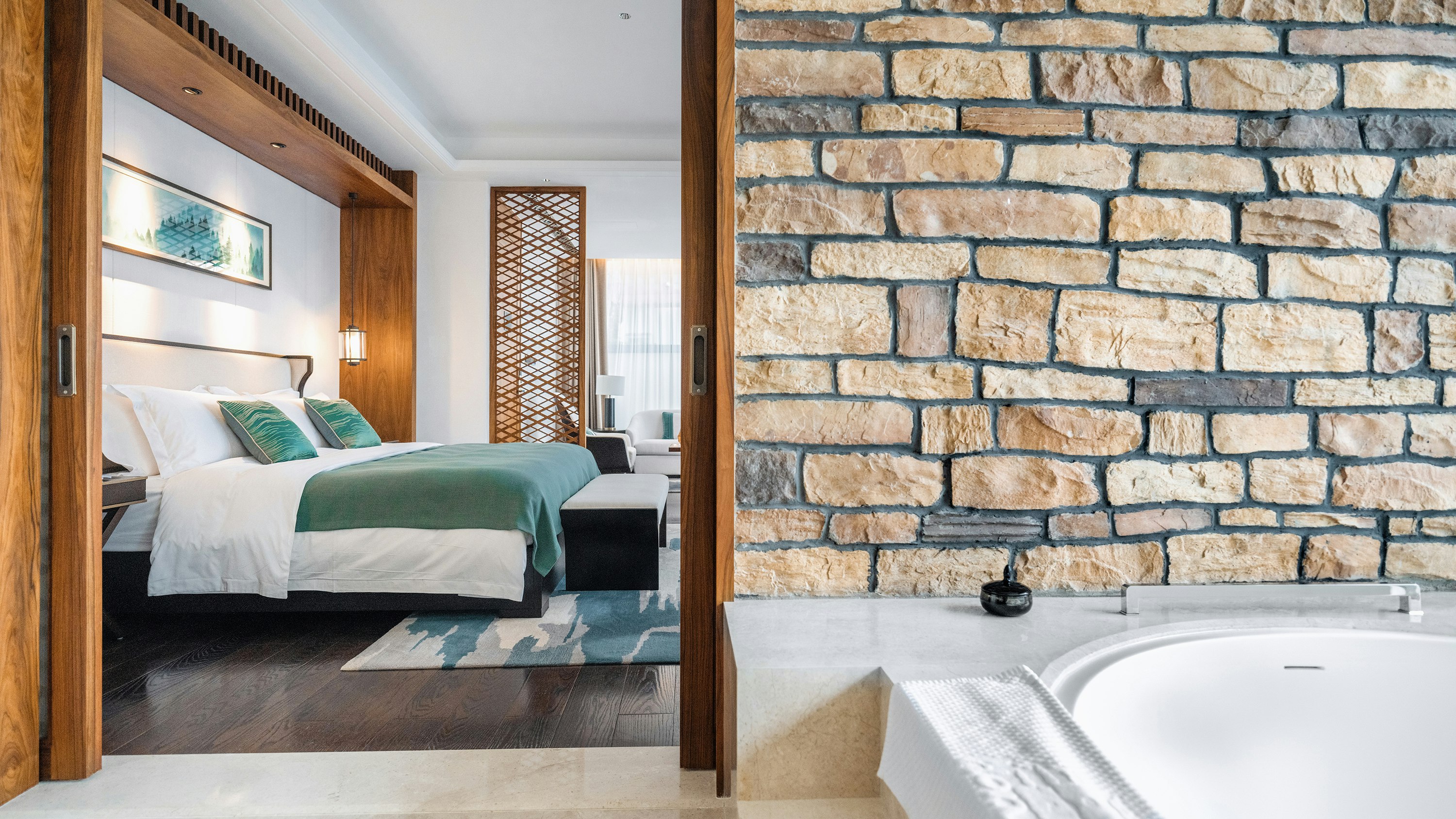 Prestige Lake View Suite