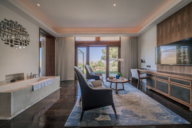 Golf View Suite - Living Area