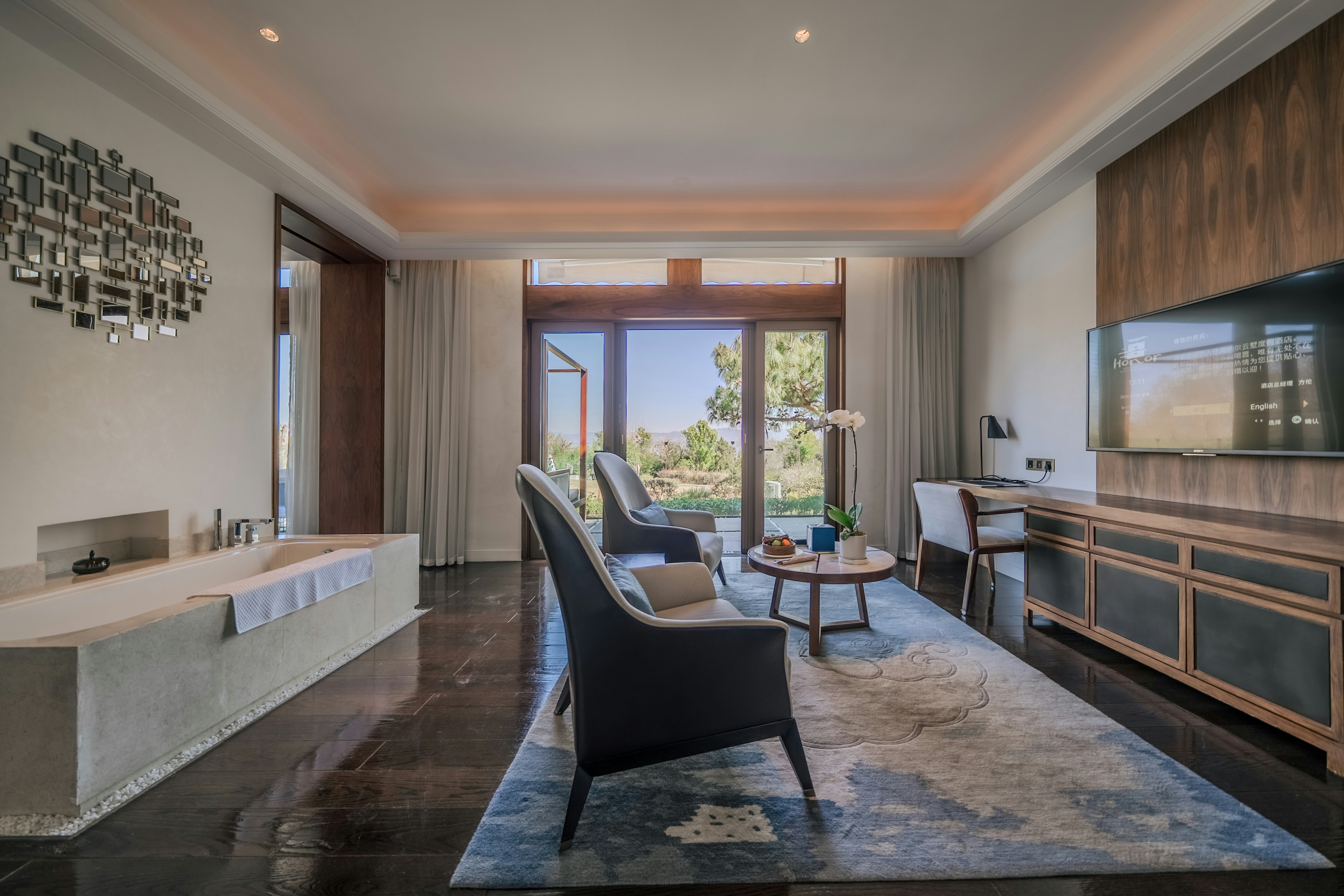 Golf View Suite - Living Area