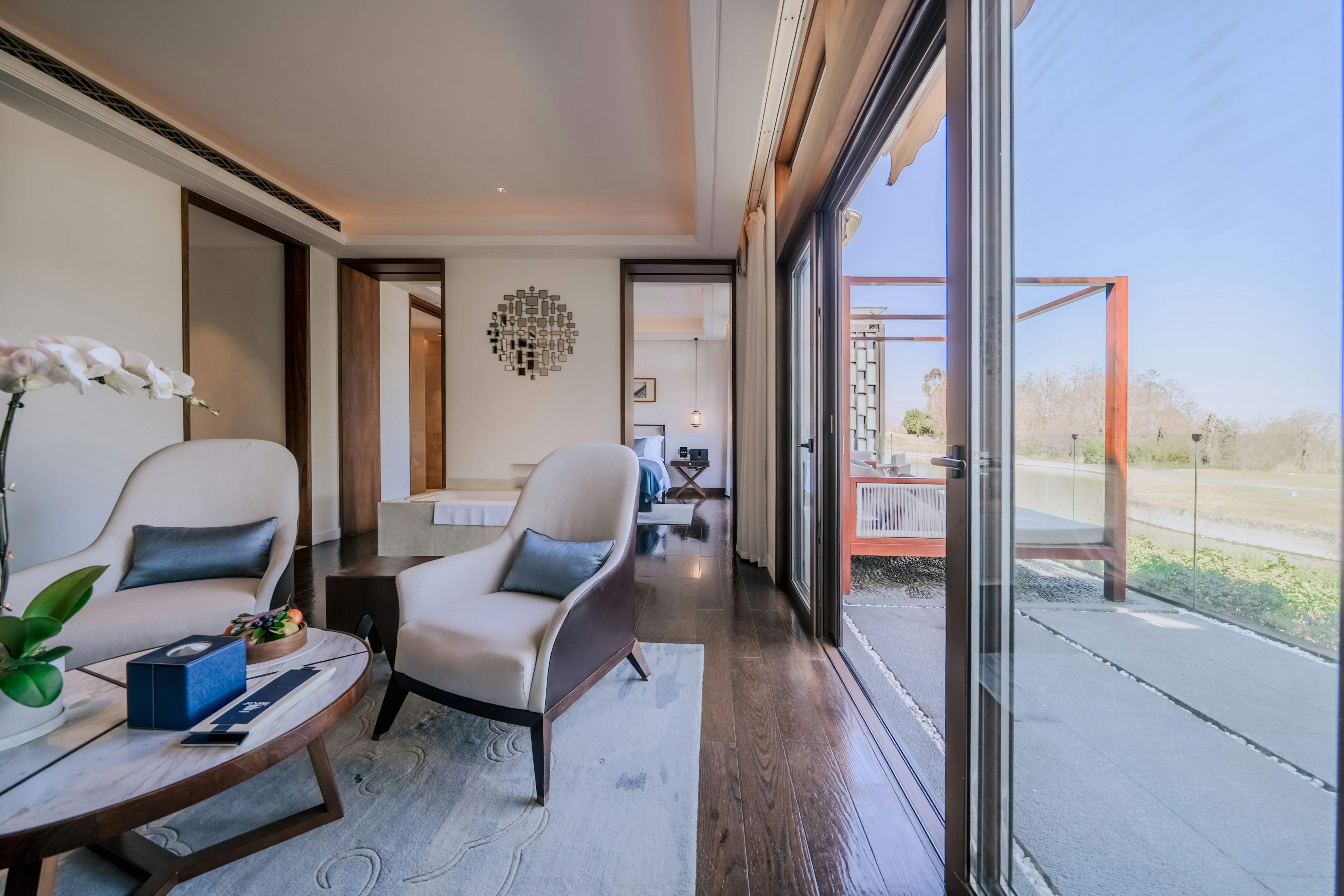 Golf View Suite - Living Area