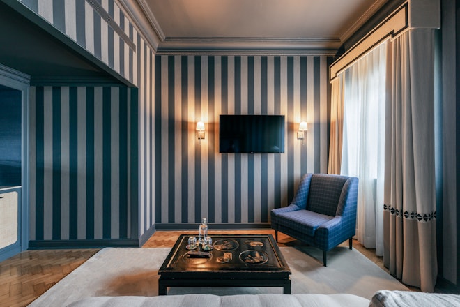 Premium Suite - Living Area