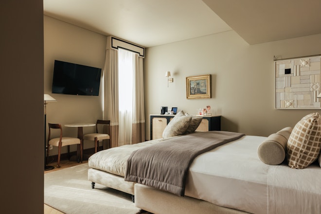 Deluxe Room - Bedroom