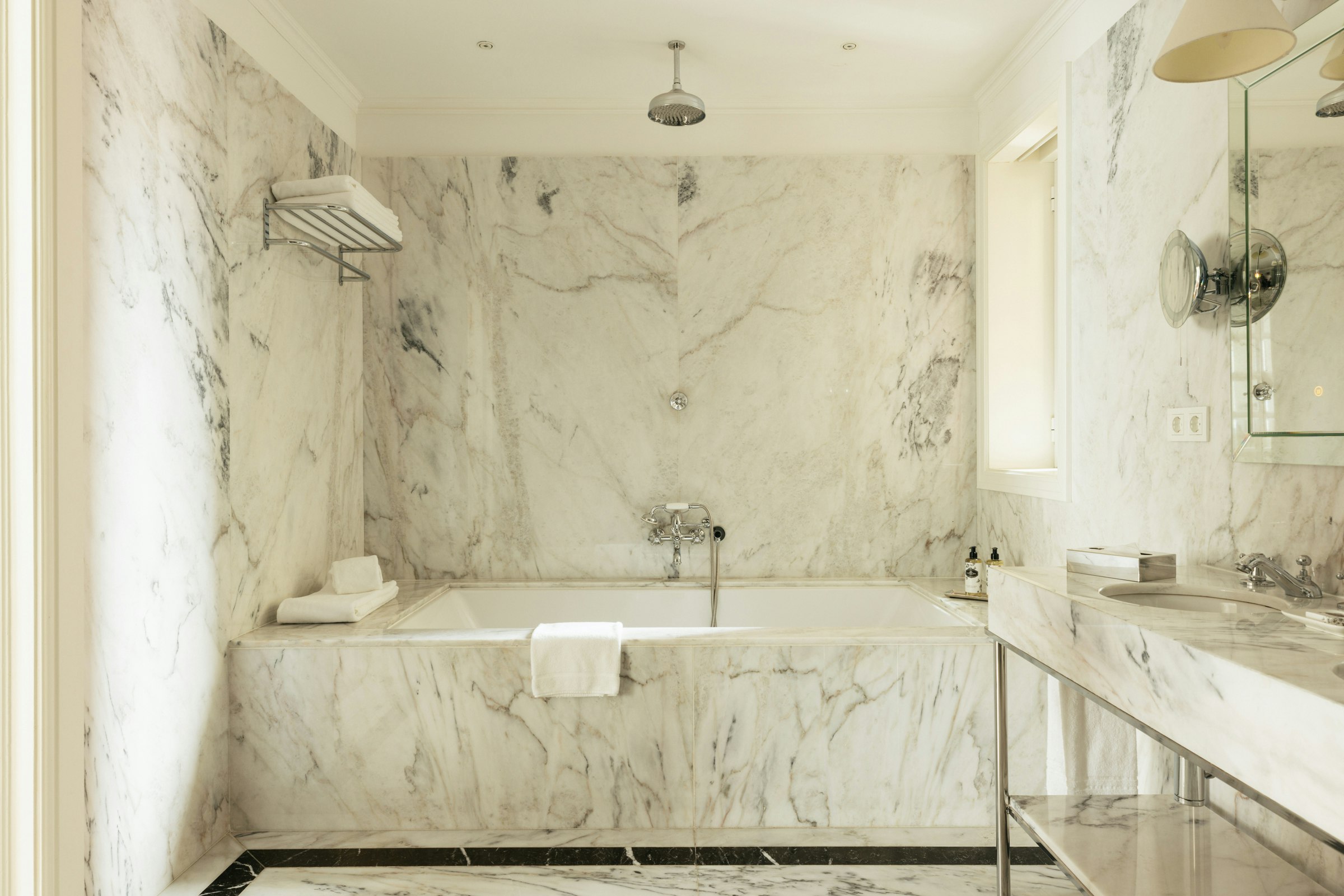 Royal Suite bathroom