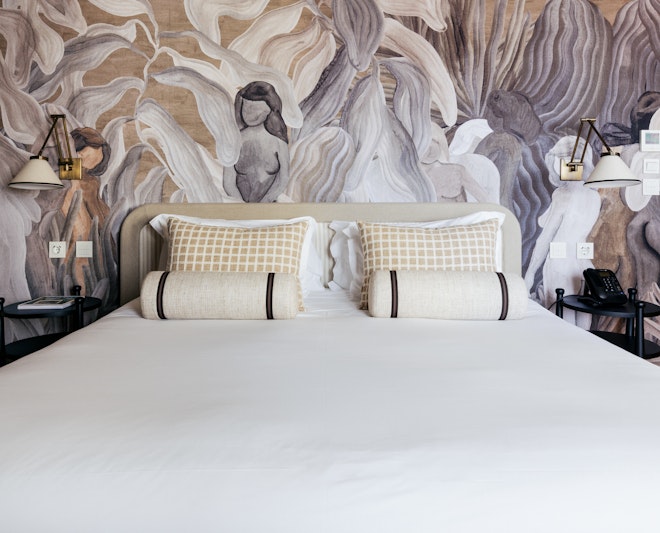 Deluxe Room - Bedroom