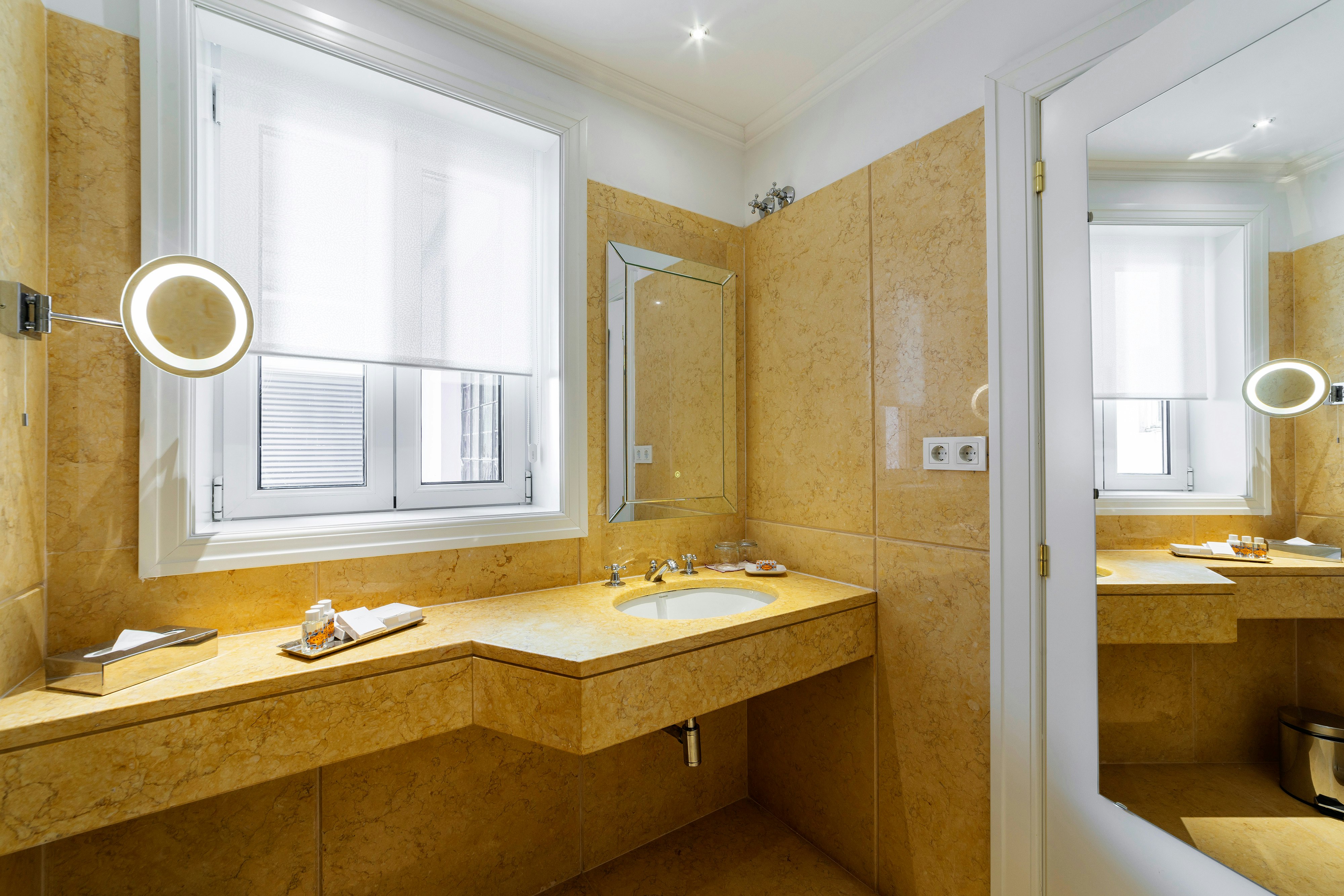 Premium Suite Bathroom