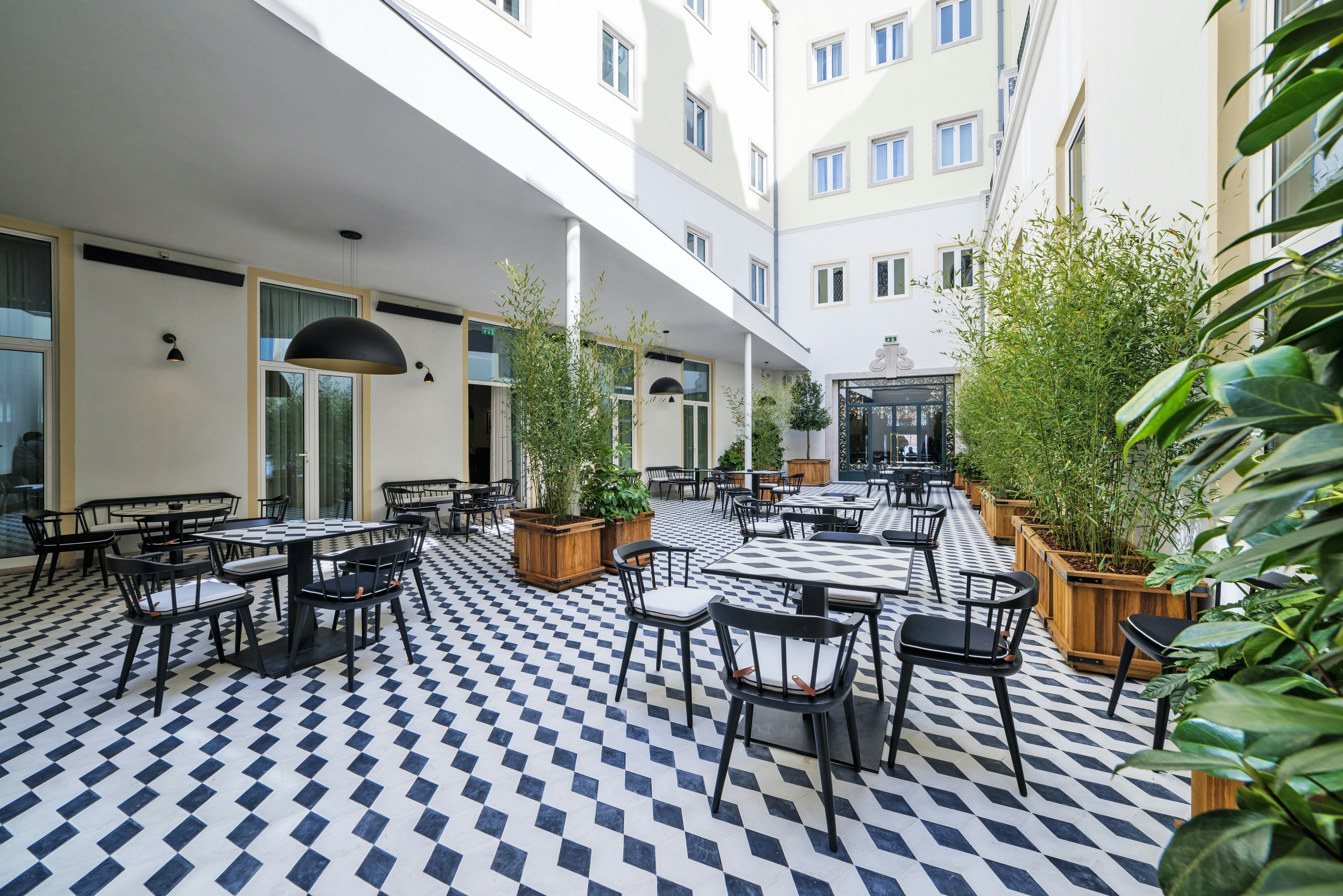 Scarlett Brasserie & Wine Bar