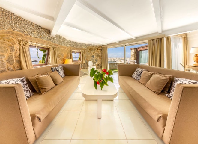Grande Suite - Living Area