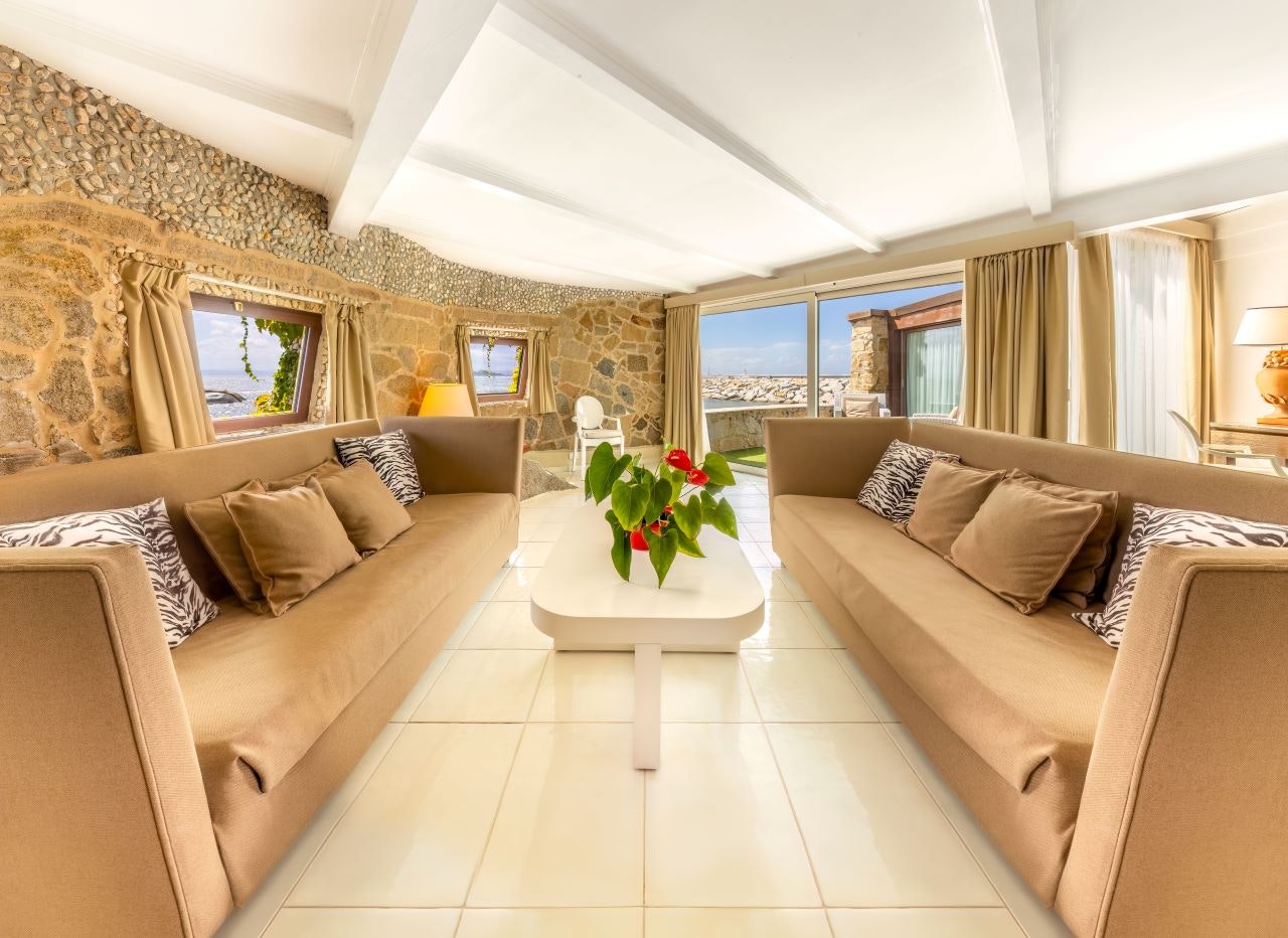 Grande Suite - Living Area