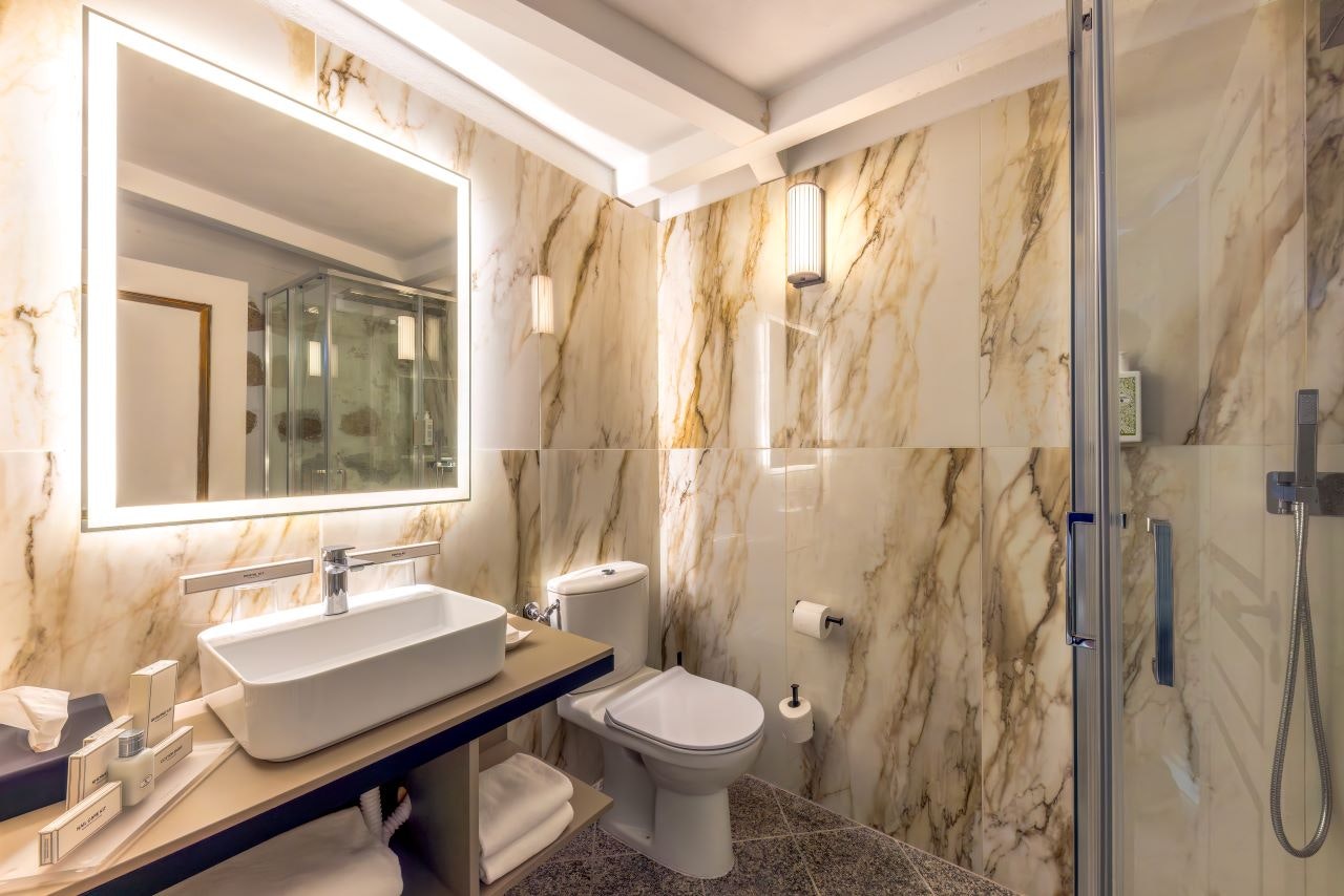 Grande Suite - Bathroom