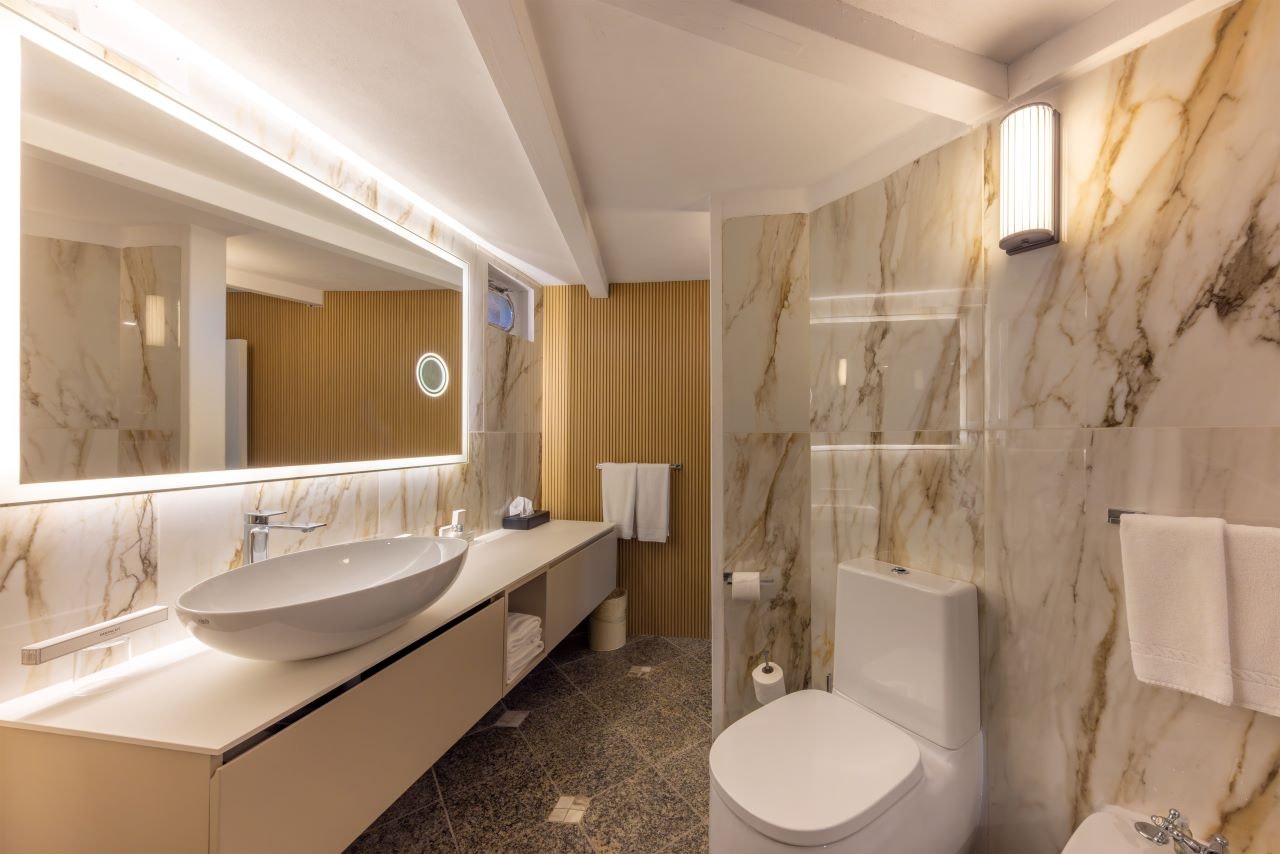 Grande Suite - Bathroom