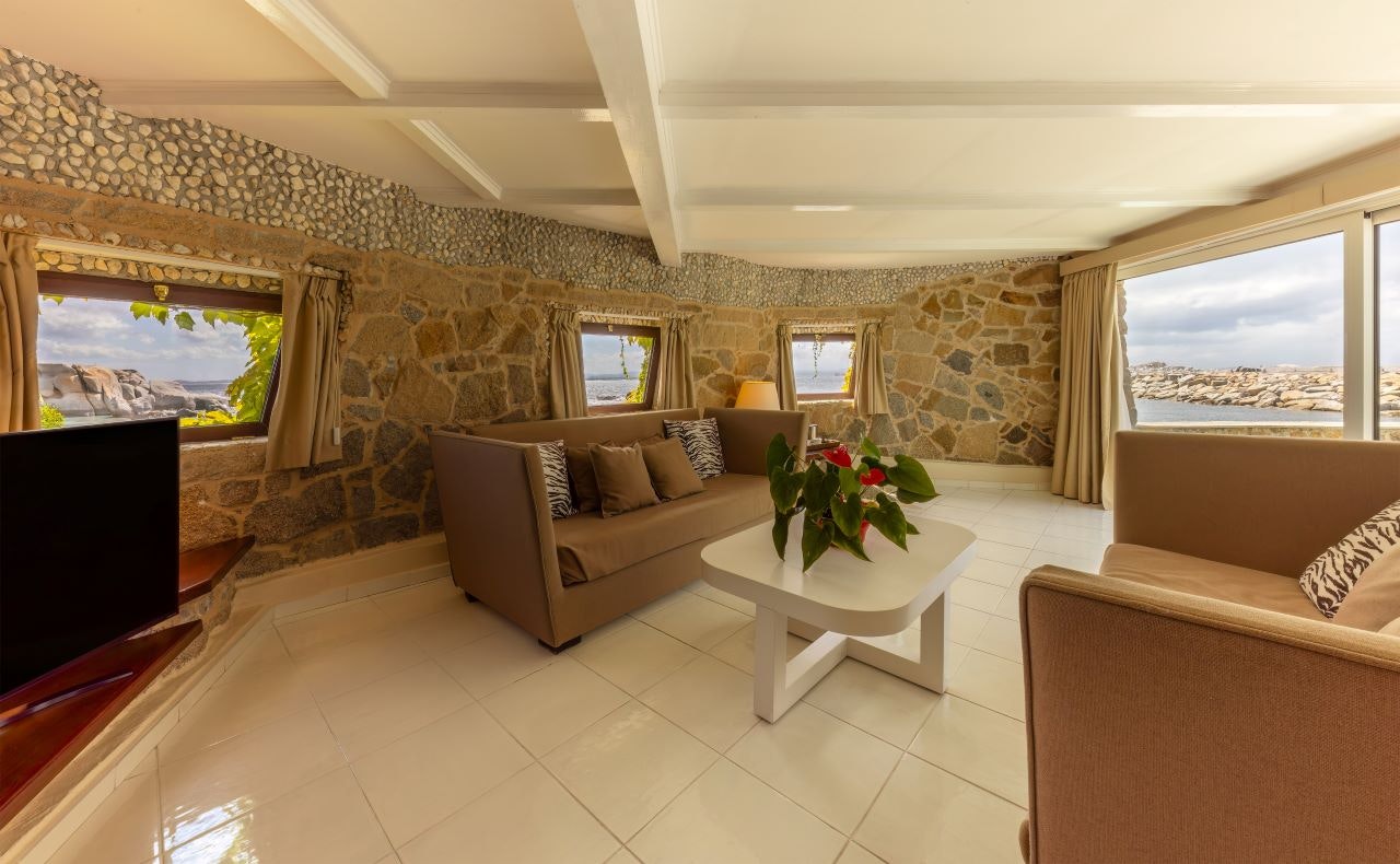 Grande Suite - Living Area