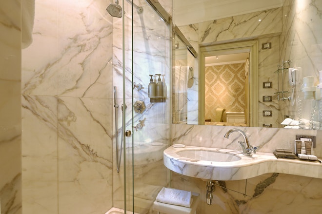 Superior Room Bathroom