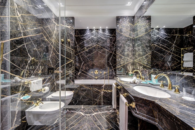 Luxury Suite Bathroom