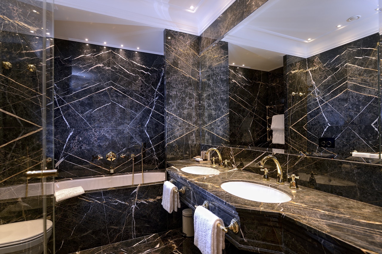 Junioir Suite Bathroom