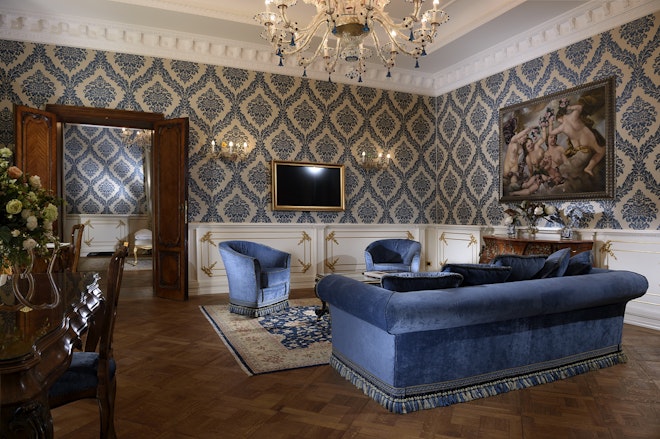 Luxury Suite
