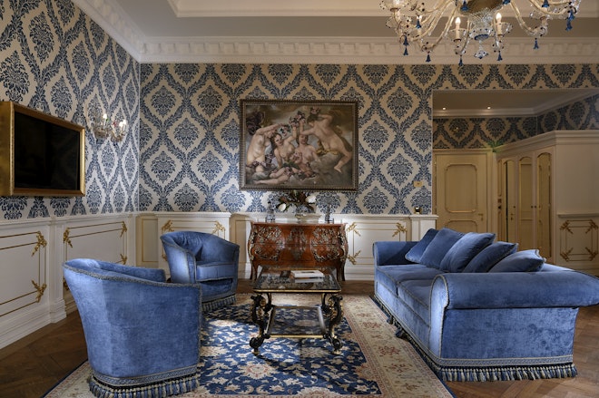 Luxury Suite