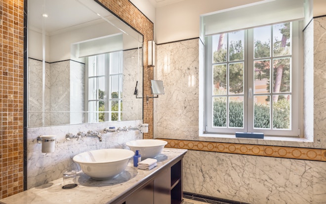 Alhambra Suite with Balcony Sea View - Bathroom