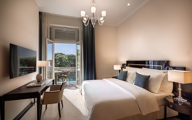 Augusta Grand Suite - Bedroom