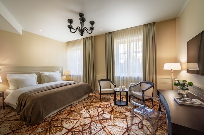 Deluxe Room - Bedroom