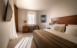 Luxury Suite - Bedroom