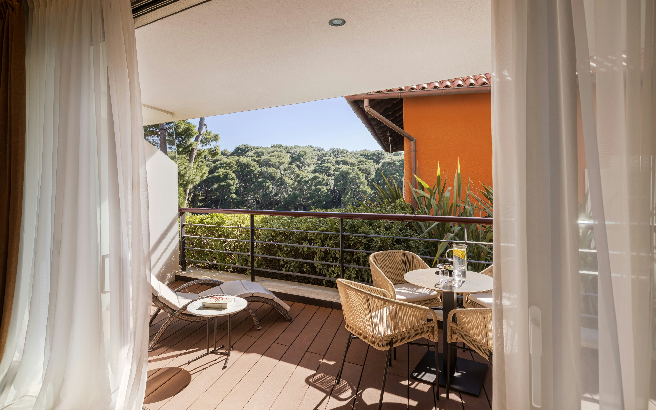 Luxury Suite - Balcony