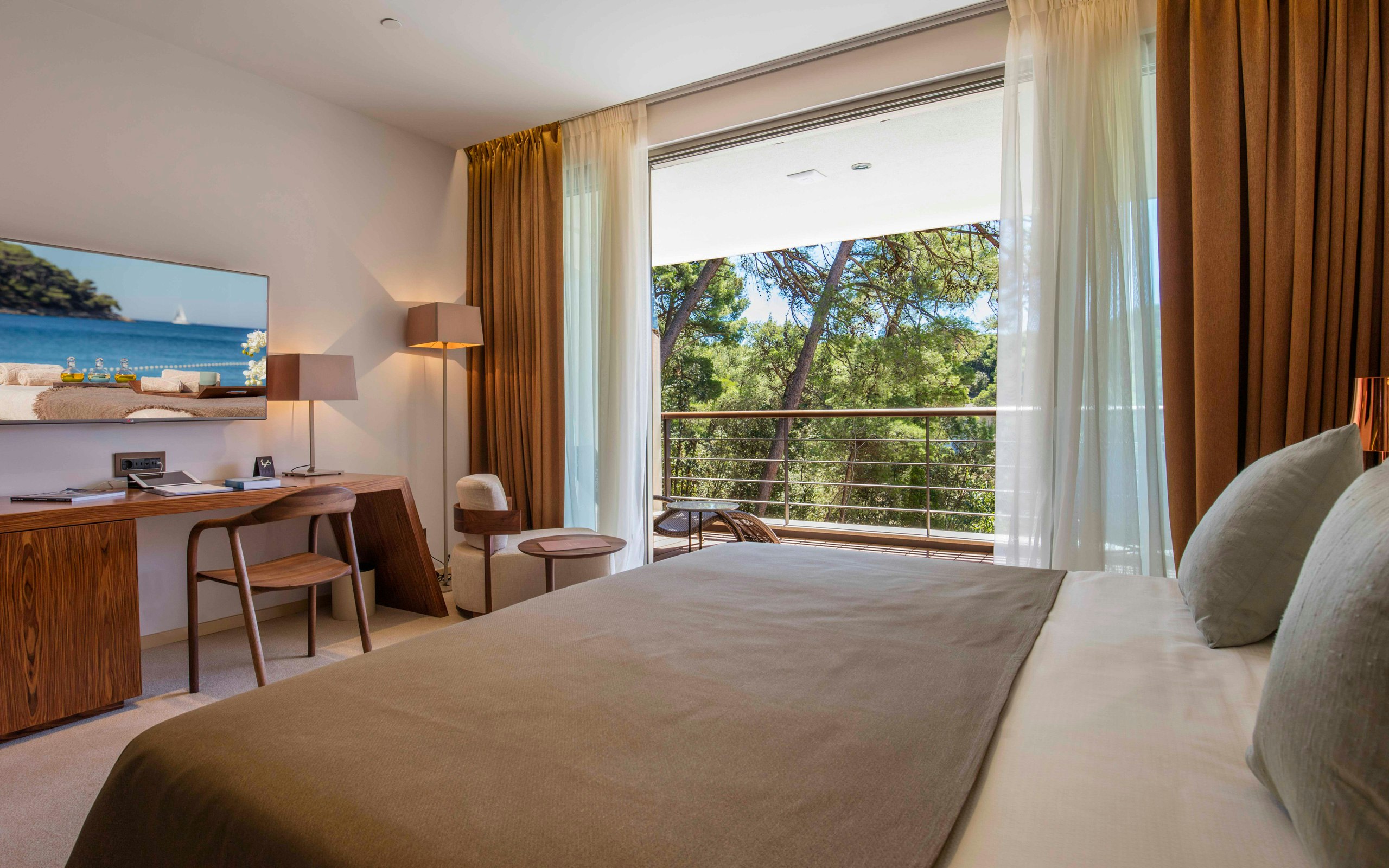 Premium Room - Bedroom