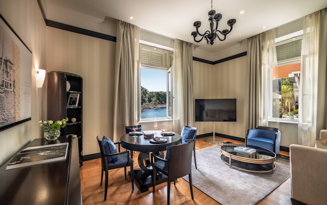 Augusta Suite - Living Area