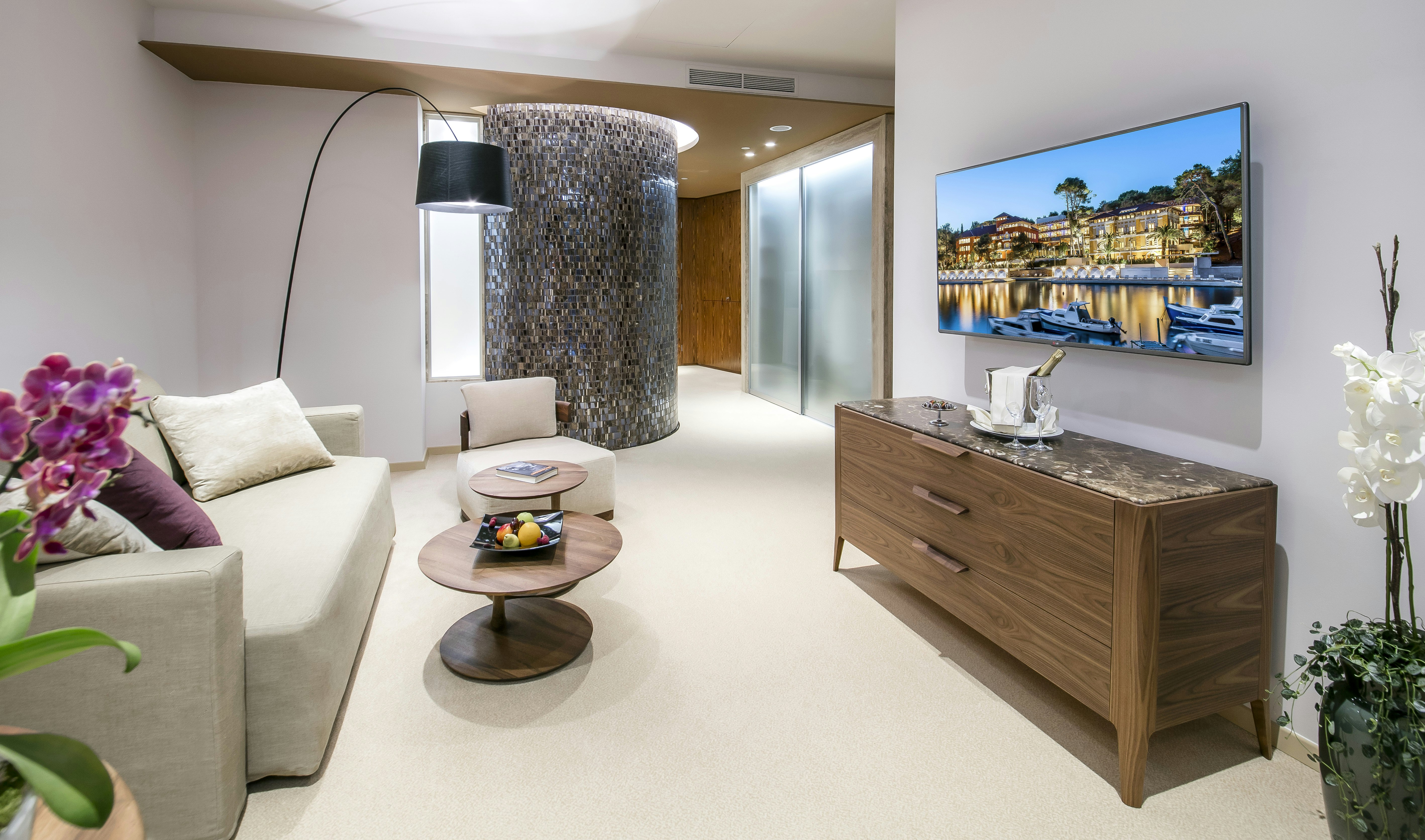 Luxury Suite - Living Area