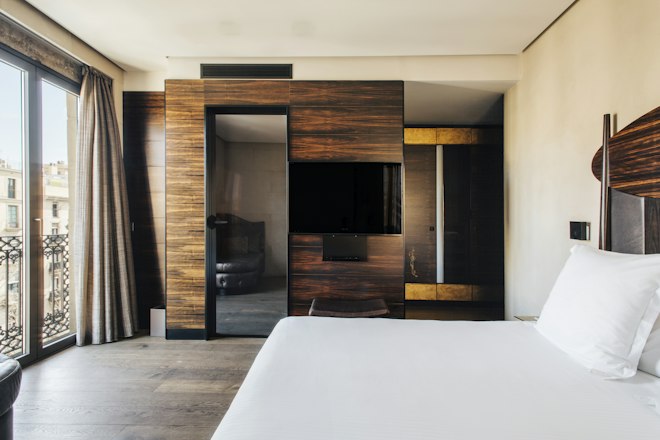 Deluxe Room - Bedroom