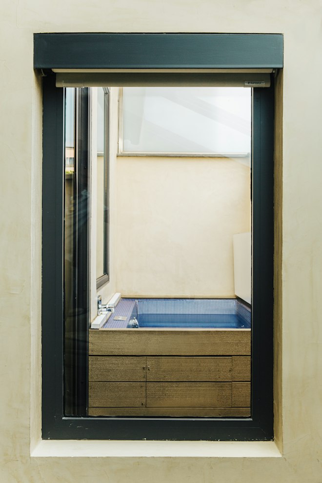 Jewel Suite - Tub